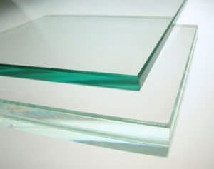 diferença entre vidro comum e exrta clear