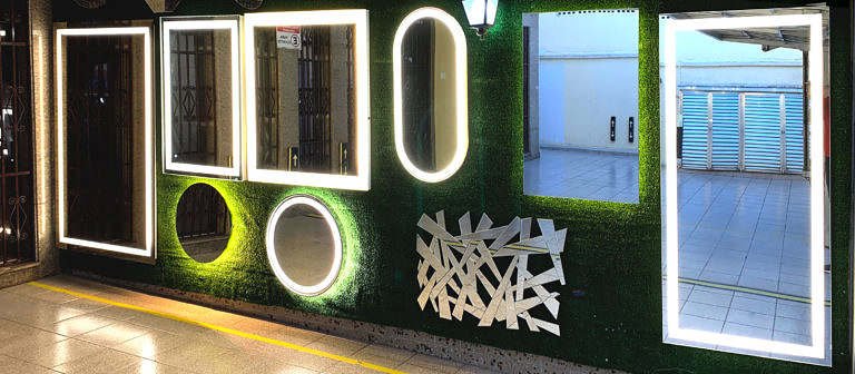 Parede Mostruário De Espelhos Led