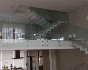 Guarda Corpo De Vidro Corrimão Escada Varanda Sacadas Alumino Inox Embutido Show Glass