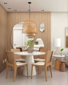 Painel De Madeira Ripado Com Tres Espelhos Organicos Compostos Na Sala De Jantar (2)