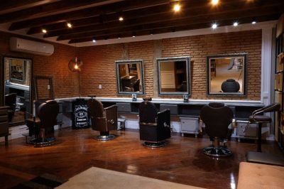 Espelho Com Moldura Barbearia